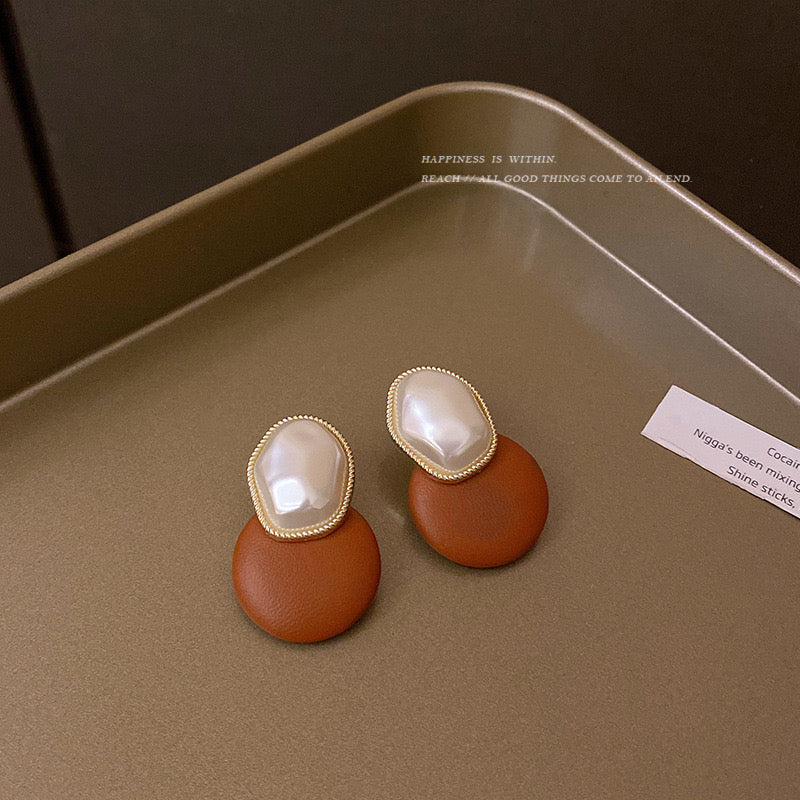 Pearl Espresso Earrings - Image 3