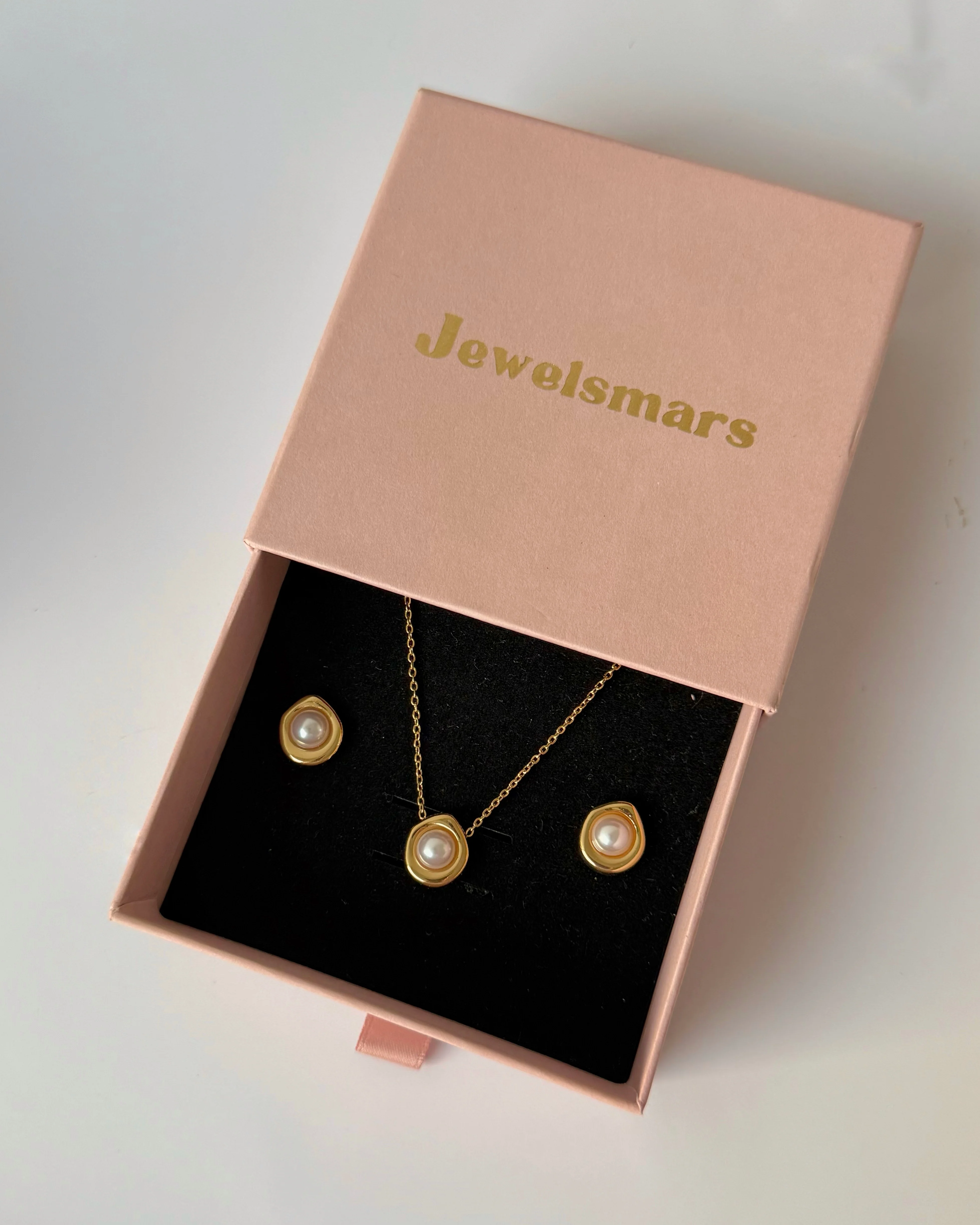 Pearl Necklace with Earrings Gift Hamper - Image 2