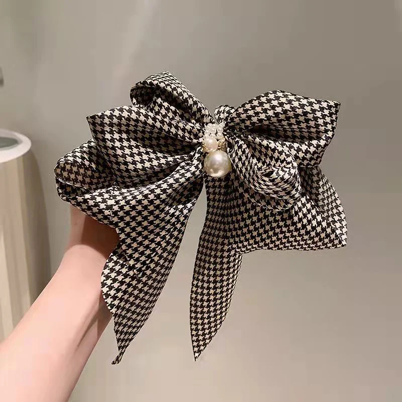 Pearl Meets Princess Hair Bow - Image 4