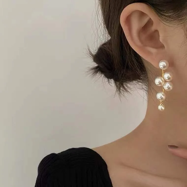 Pearl Mirage Earrings - Image 4