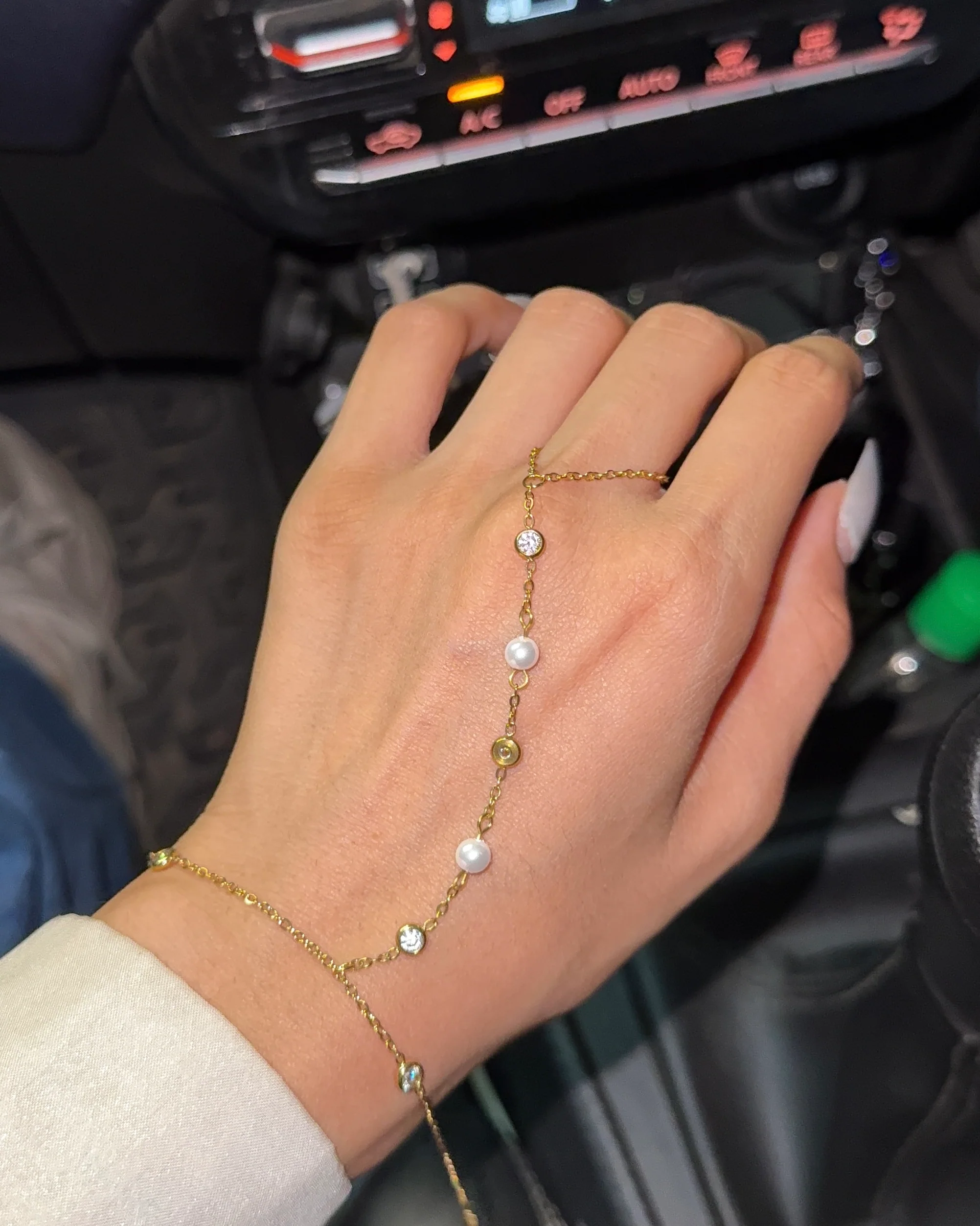 Pearl & rhinestone Hand Chain - Image 2