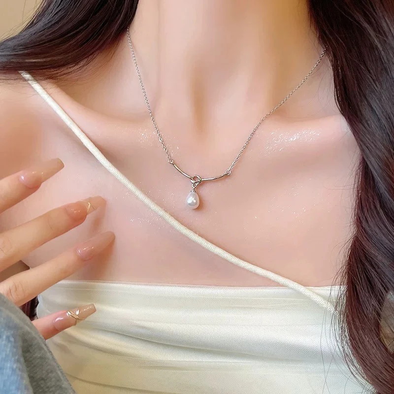 Pearl-twine Dainty Necklace - Image 4