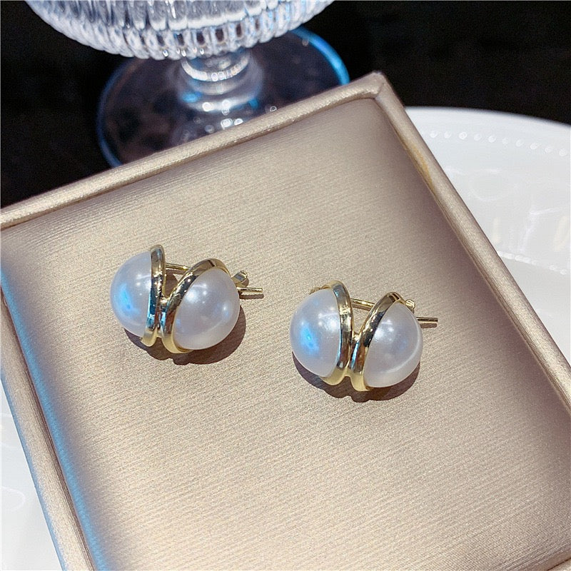 Pearly Euphoria Earrings - Image 4