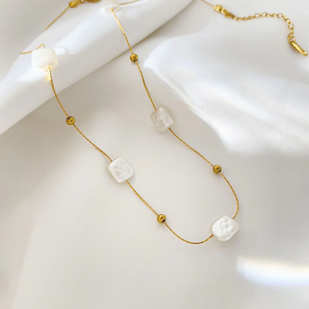 Pearly Girly Necklace - Image 5