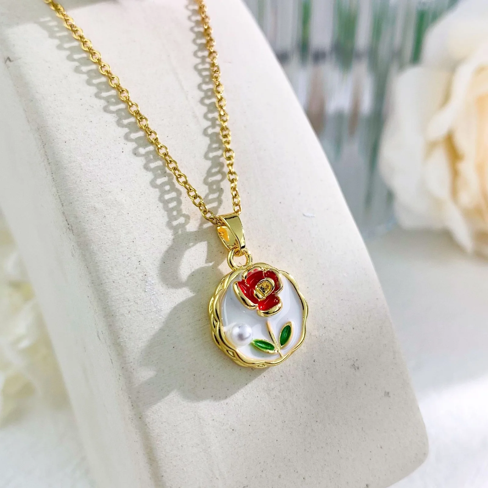 Peony Pearl Vintage Necklace - Image 3