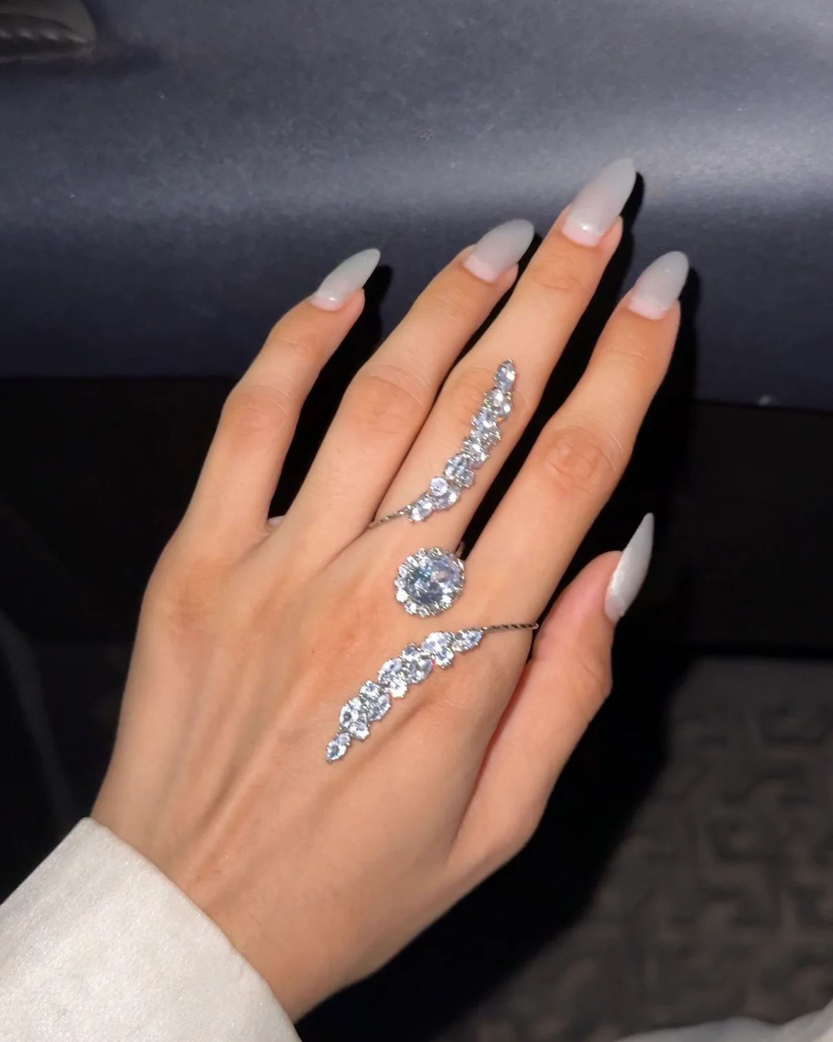 Petal Shimmer hand jewellery - Image 6