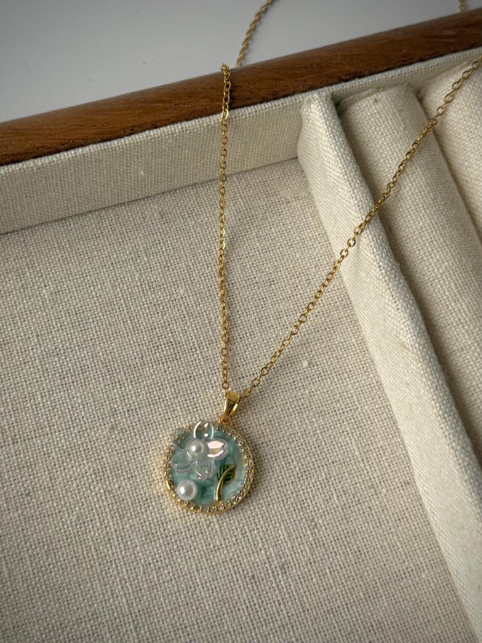 Petals of Eden vintage Necklace