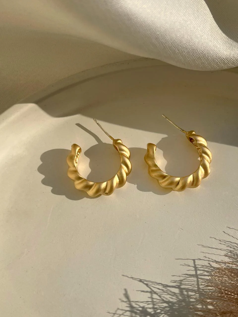 Peter Twisted Hoops