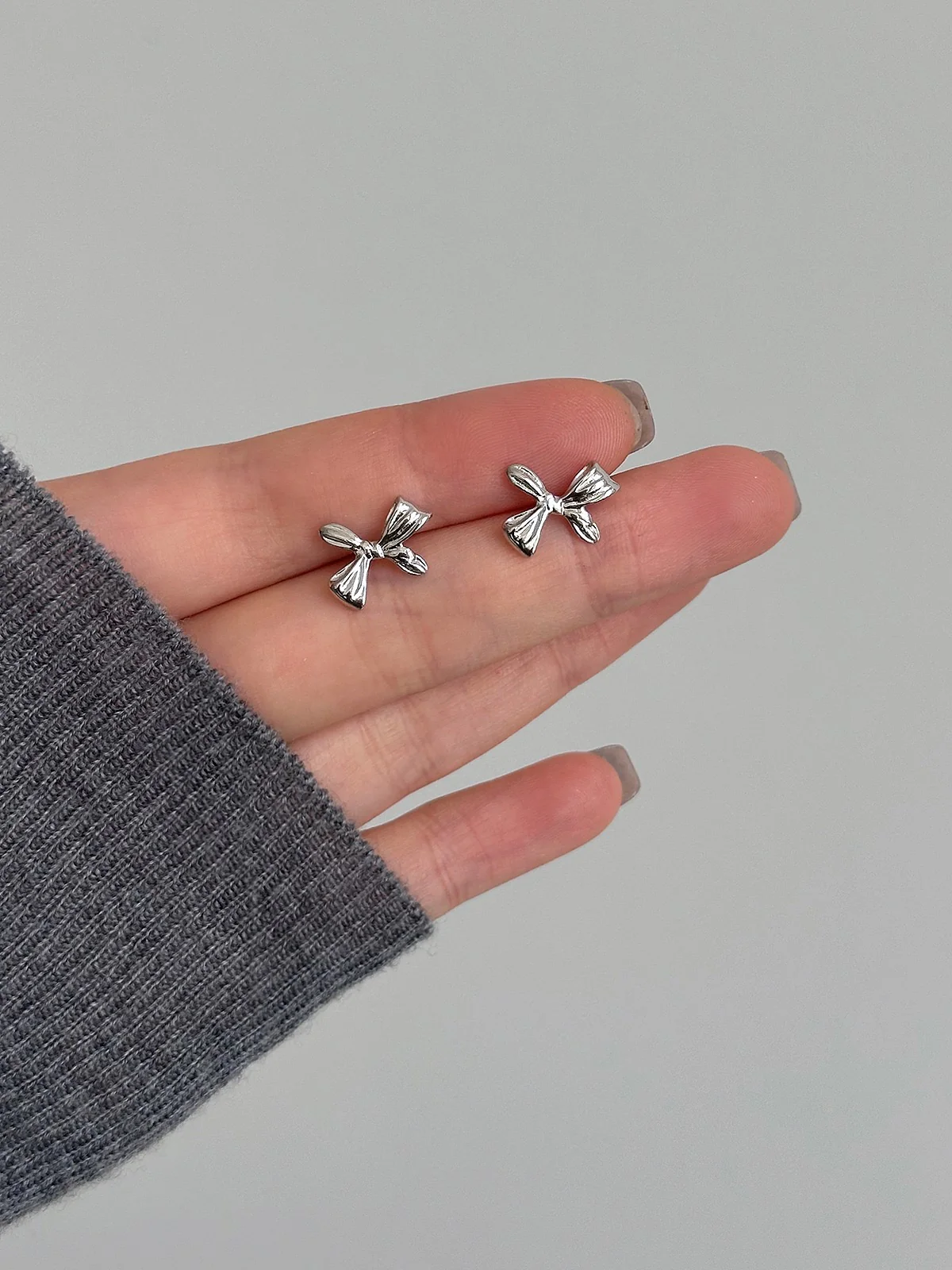 Petite Pretty Bow Earrings