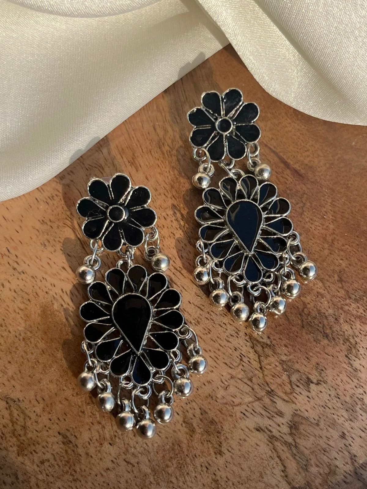 Phool Earrings- black