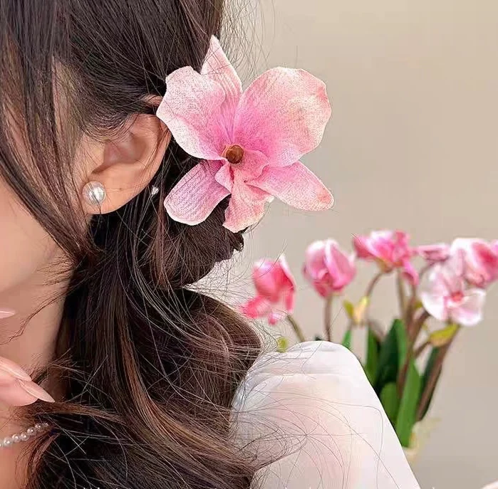 Pinkish Delicacy! Floral Hair Clip - Image 3