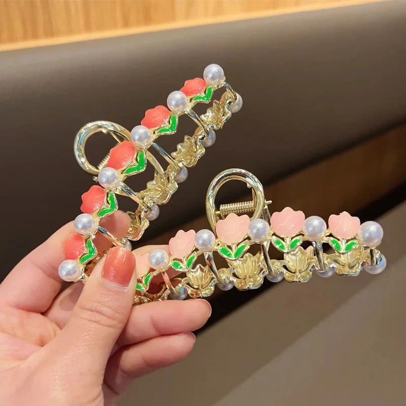 Pinteresty Tulip Pearl Claw Clutchers - Image 10