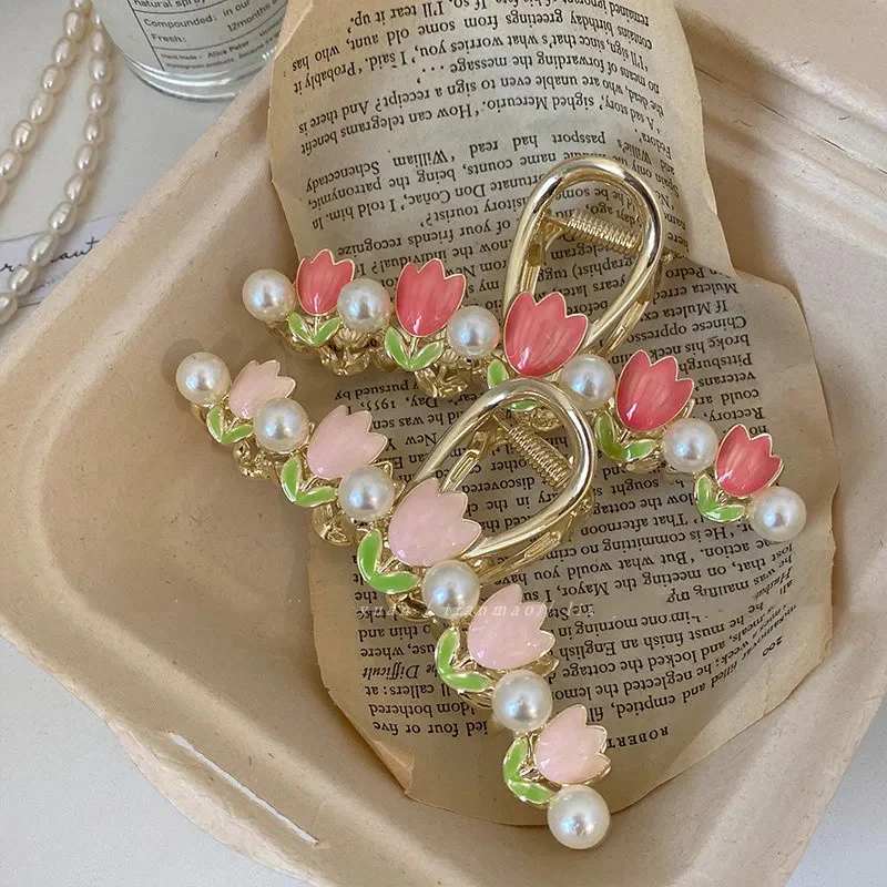 Pinteresty Tulip Pearl Claw Clutchers - Image 2
