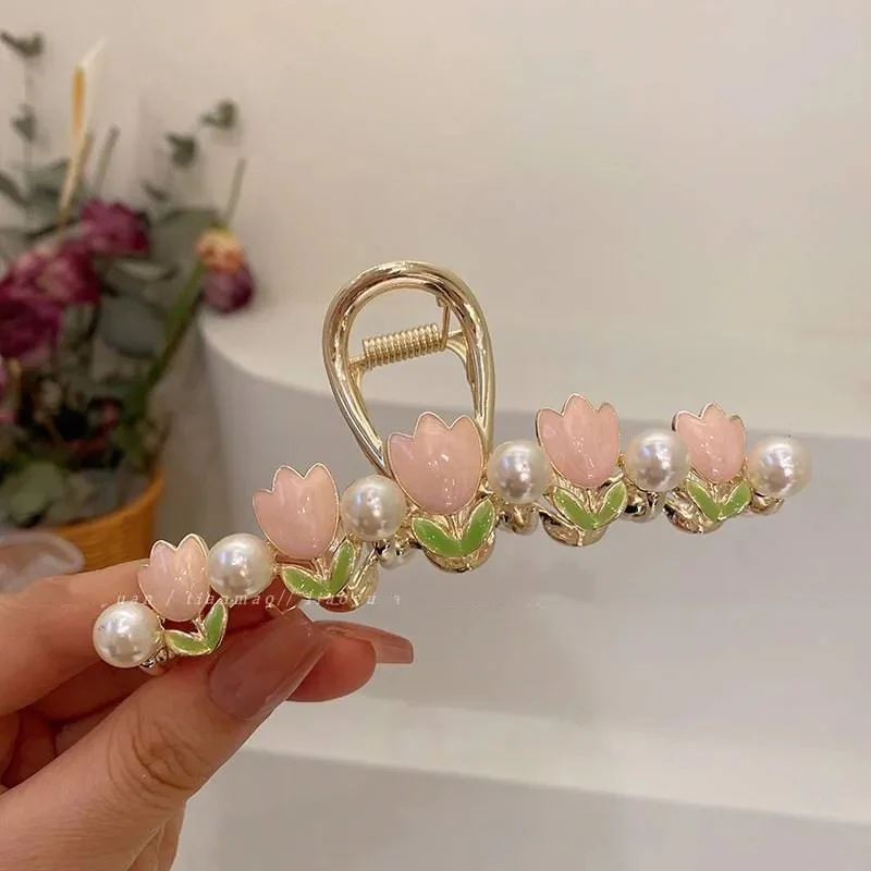 Pinteresty Tulip Pearl Claw Clutchers - Image 5