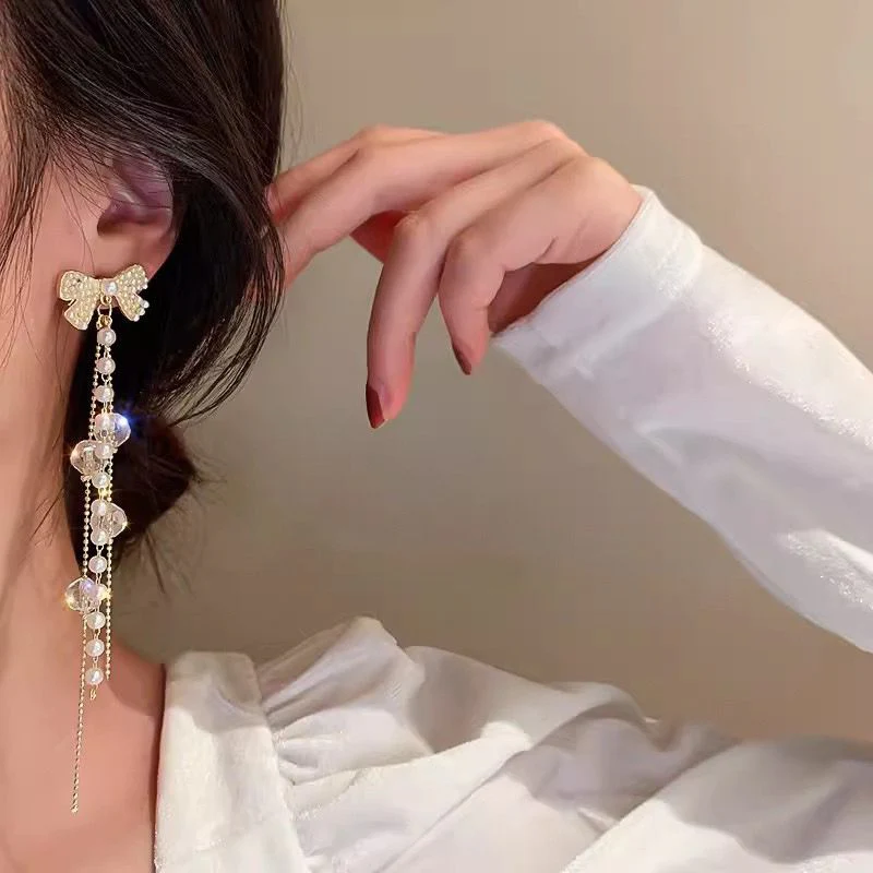 Pixie Pearls Bow Earrings - Image 9