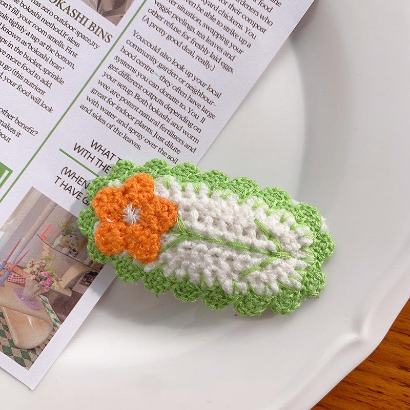 Pop of Pretty Crochet Hair Clip - Image 4