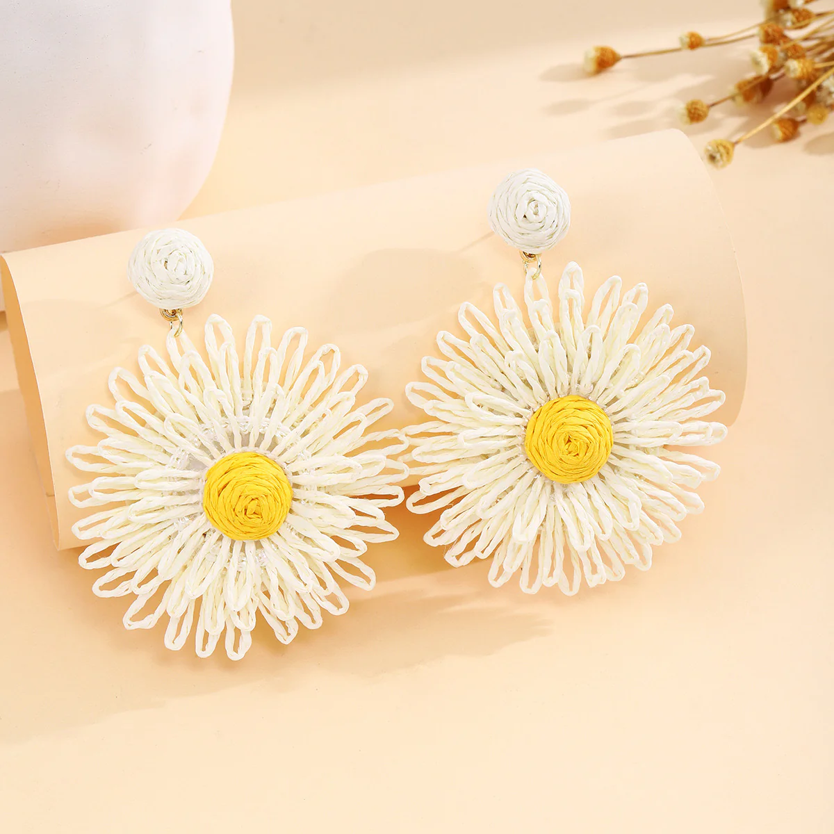 Pop of Pretty Daisy Earrings