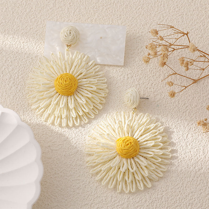 Pop of Pretty Daisy Earrings - Image 2