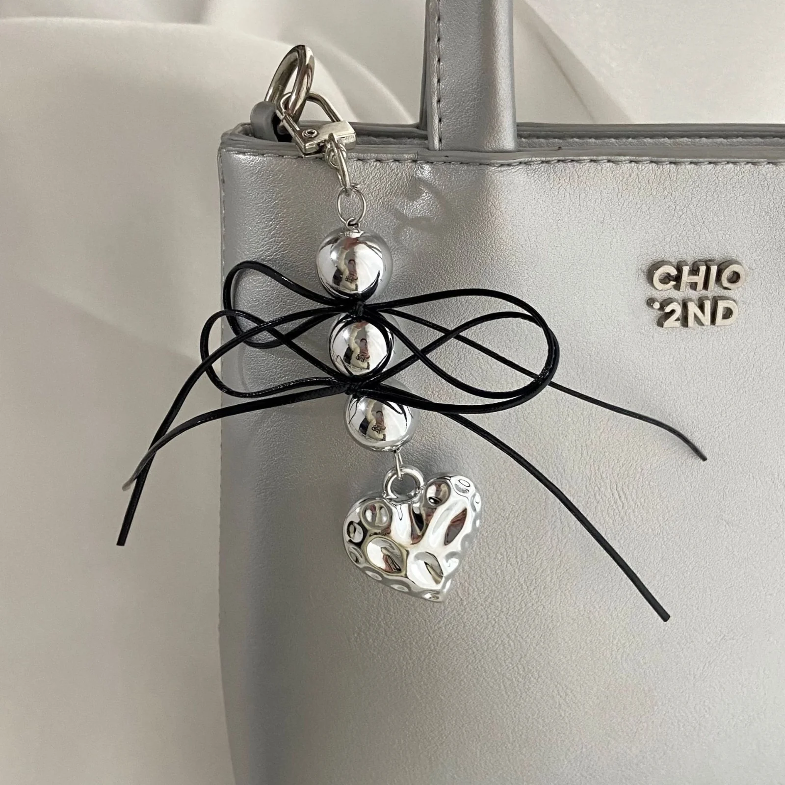 Pretty Lies Heart Bag charm - Image 2