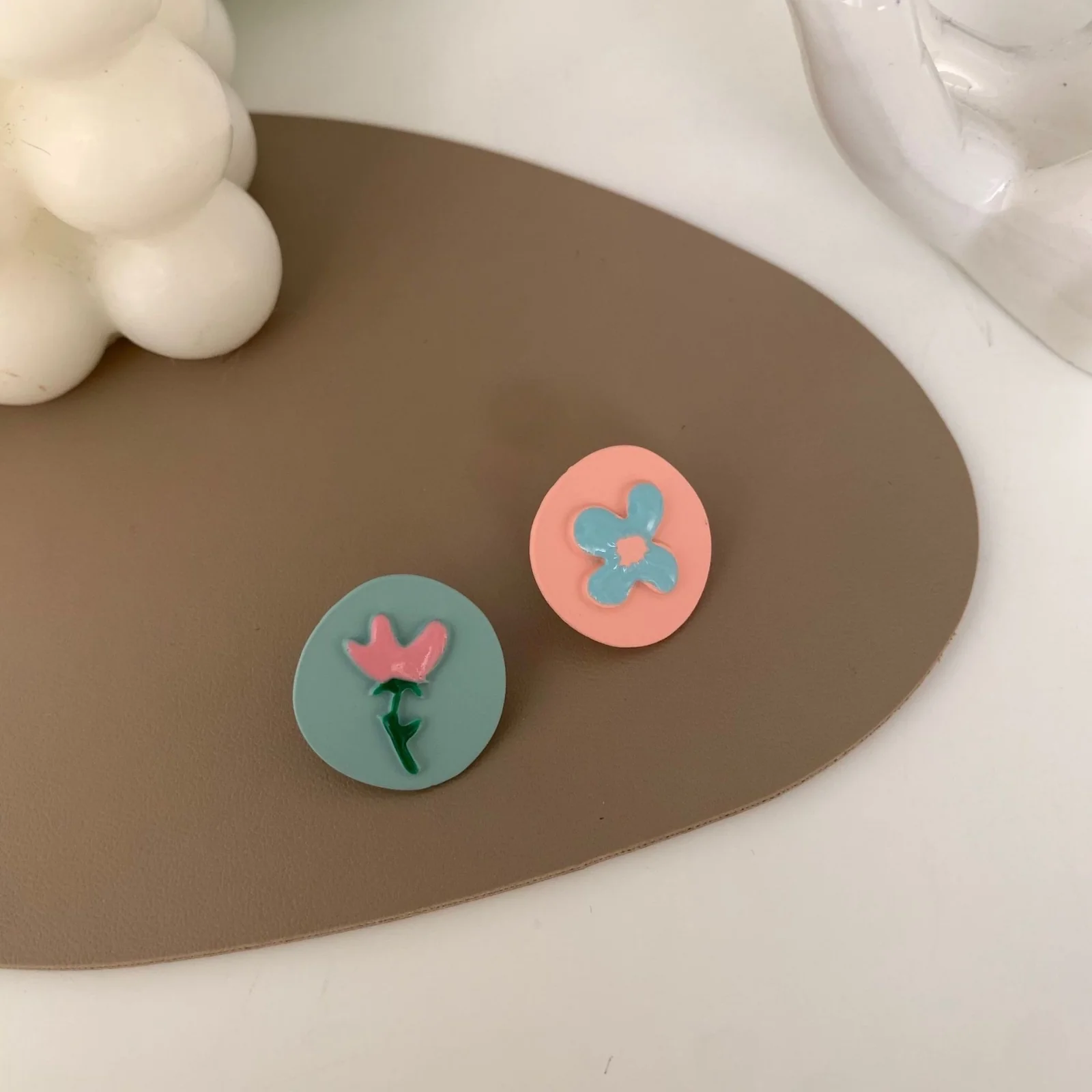Pretty Picnic Mismatched Earrings - Image 2