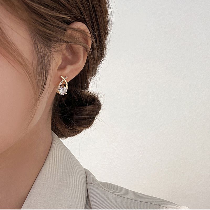 Pretty Woman Statement Earrings - Image 2