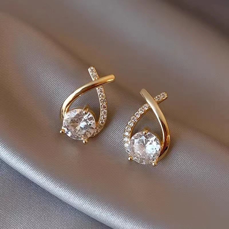 Pretty Woman Statement Earrings - Image 3