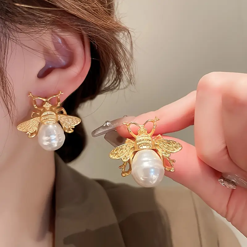 Queen Bee Pearl Earrings - Image 2