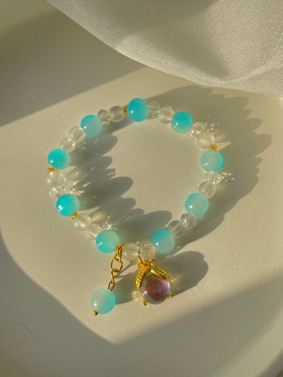 Queen of hearts bracelet- blue