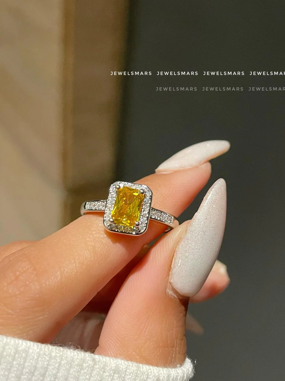 Rectangular cut Ring- yellow - Image 2