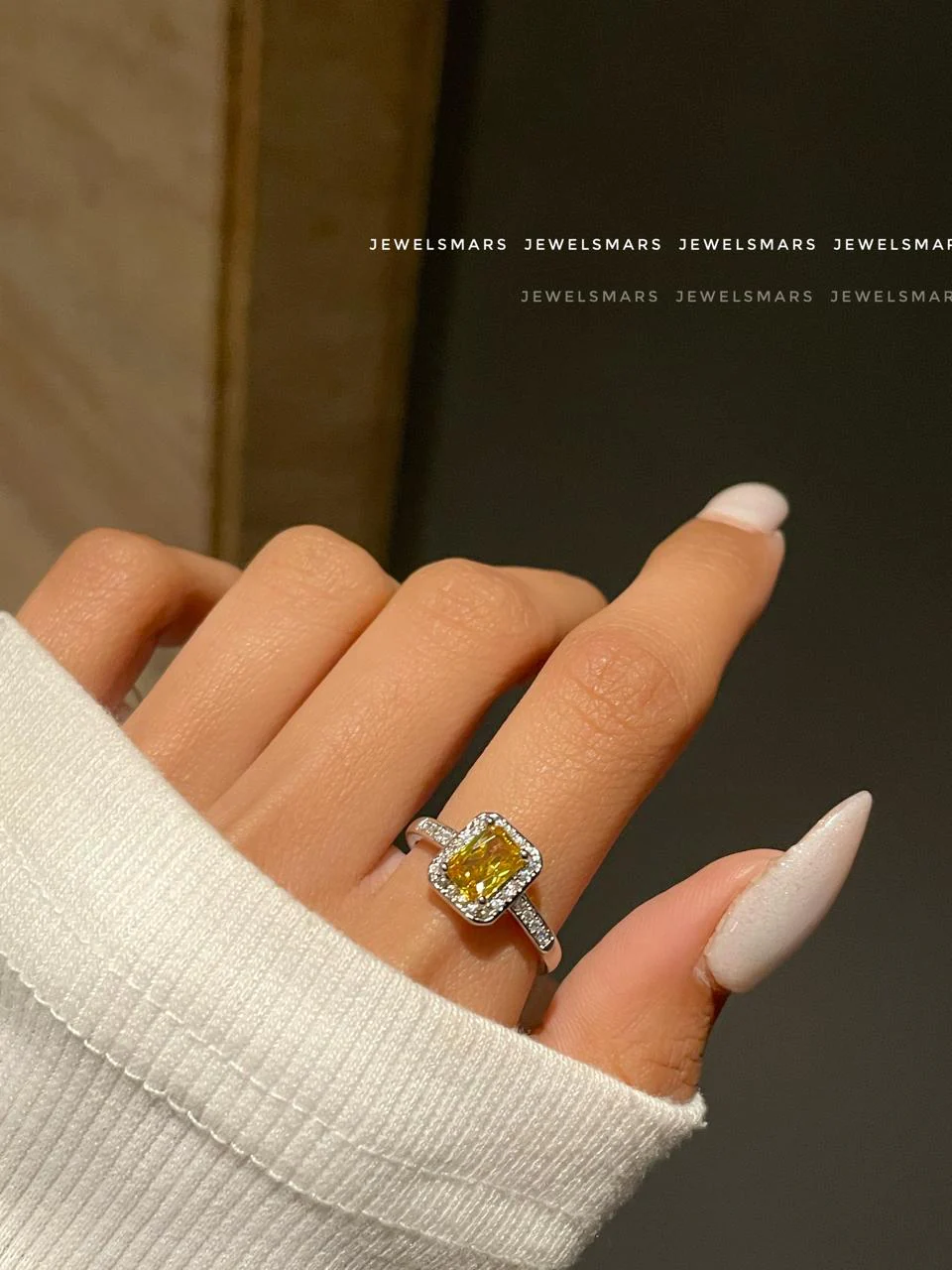 Rectangular cut Ring- yellow - Image 3
