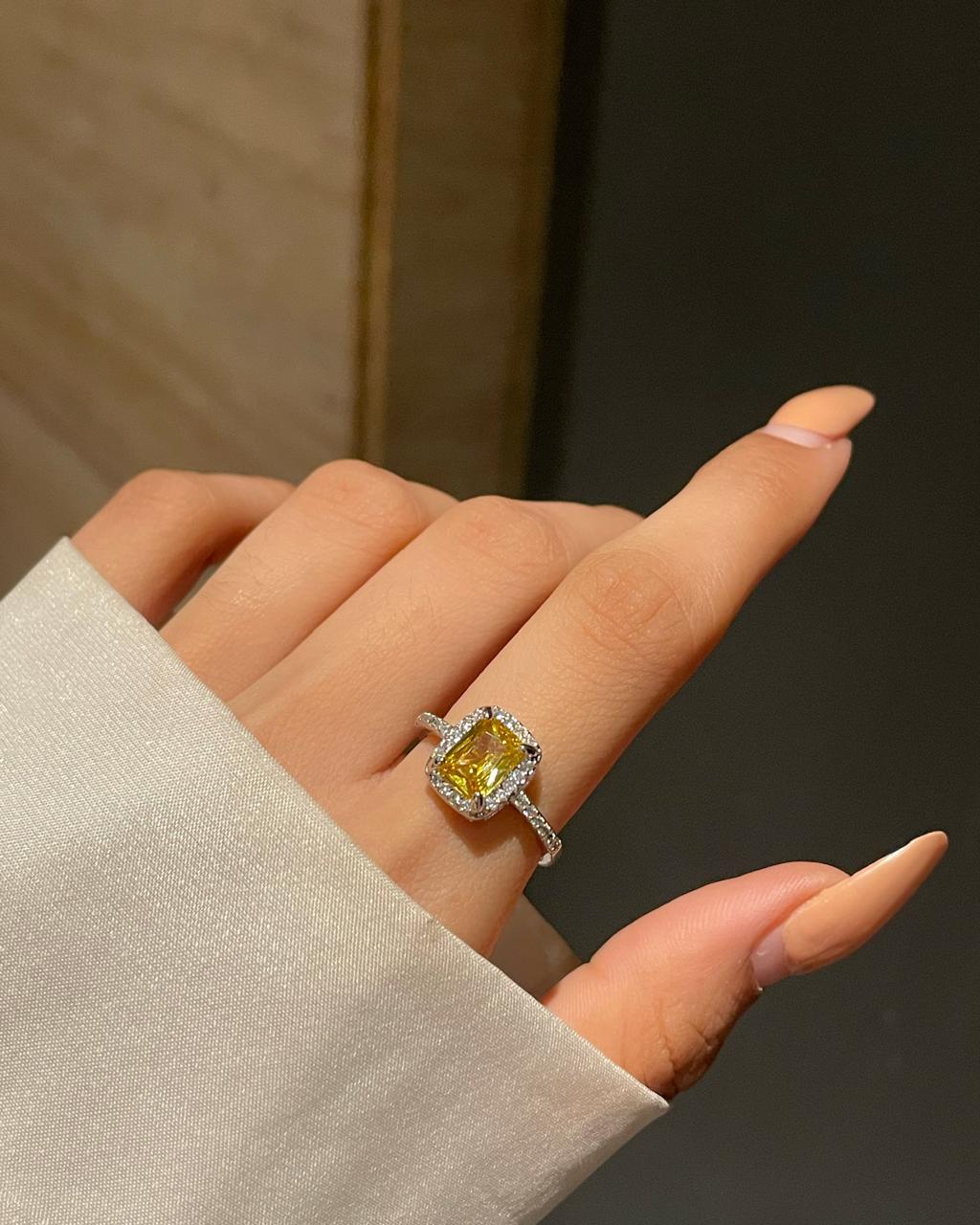 Rectangular Cut Ring- yellow - Image 2