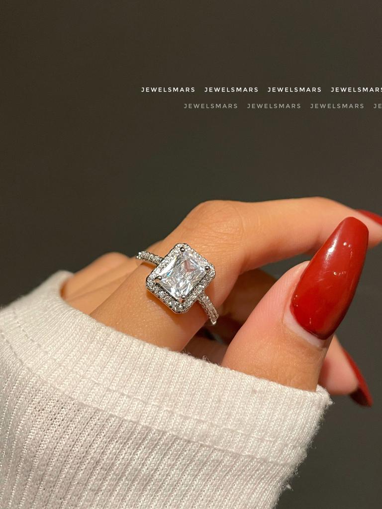 Rectangular cut Solitaire Ring - Image 3