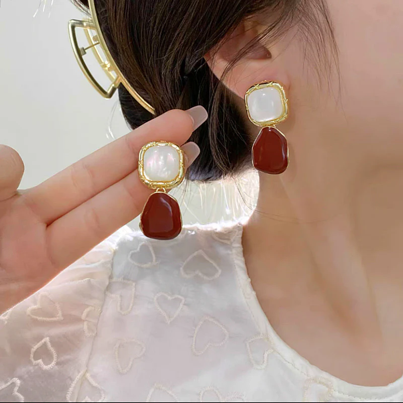 Red-wine Hour! Earrings - Image 2