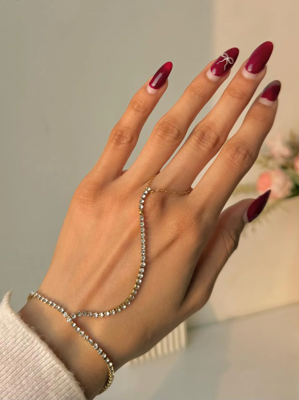 Rhinestone Moment! Hand Chain - Image 7