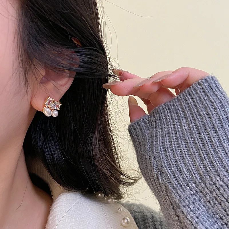 Rhinestone Reverie Pearl Earrings - Image 4