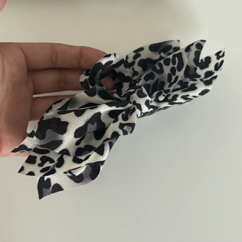 Roar Claw Clip - Image 3