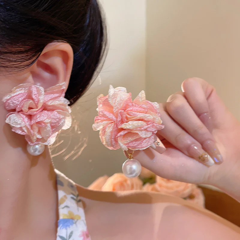 Rosalina Pearly Earrings - Image 2
