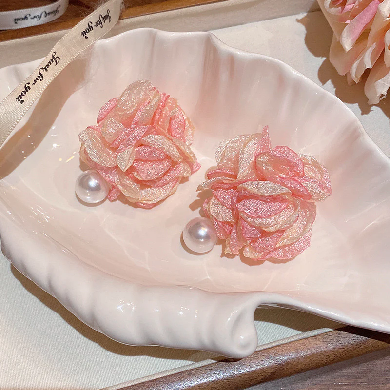 Rosalina Pearly Earrings - Image 3