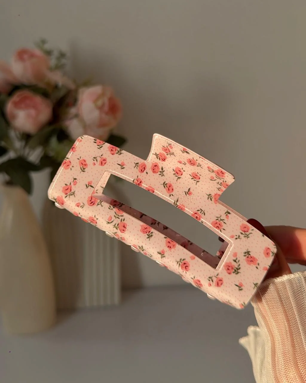 Rosebud Lover Claw Clip - Image 2