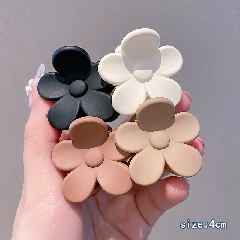 Roselyn Flower Hair Clip - Image 10