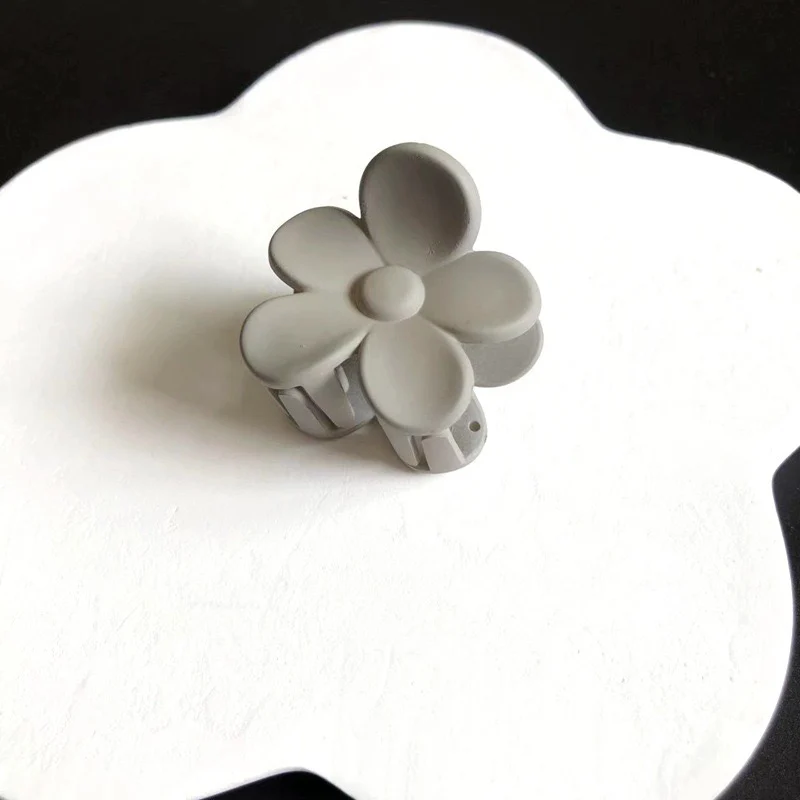 Roselyn Flower Hair Clip - Image 3