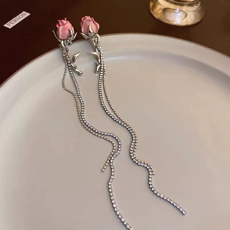 Roses n Thorns Dangling earcuff - Image 2