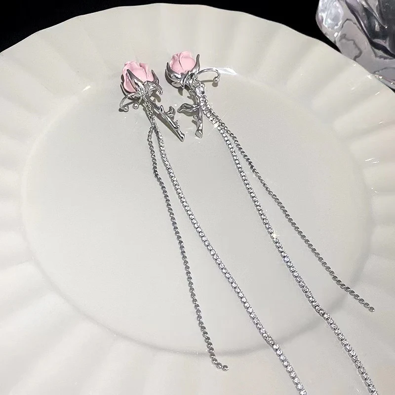Roses n Thorns Dangling earcuff - Image 3