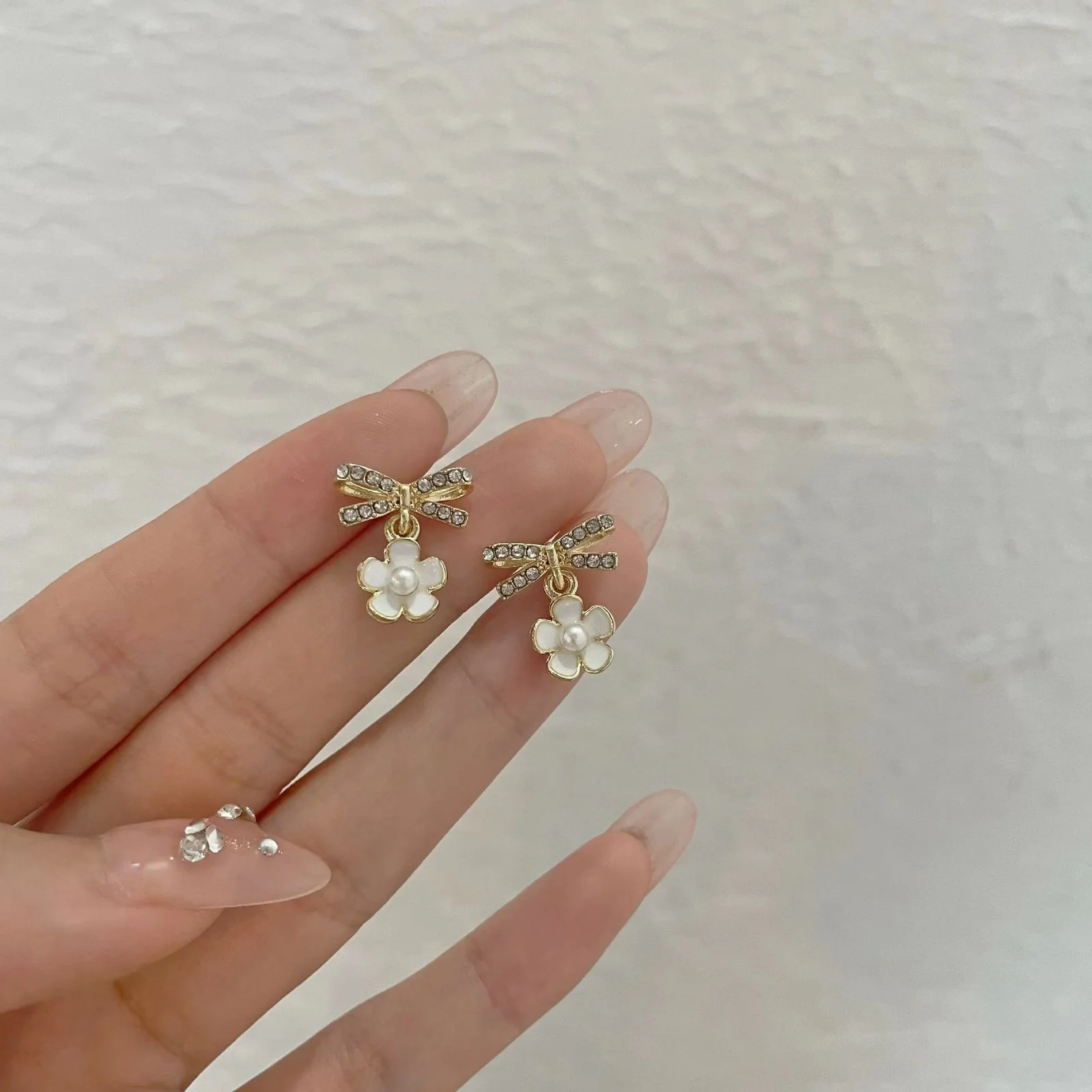 Cutie Flower Bow drop Earrings - Image 4