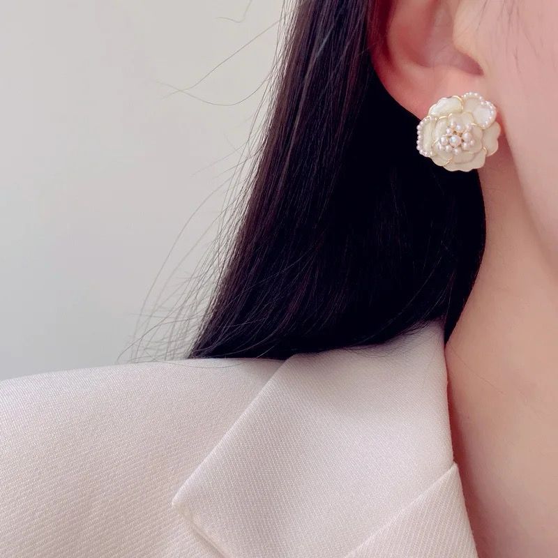 Royal Rose Earrings - Image 5