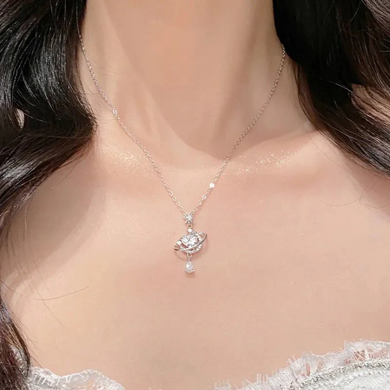 Saturn lite Necklace- silver - Image 5