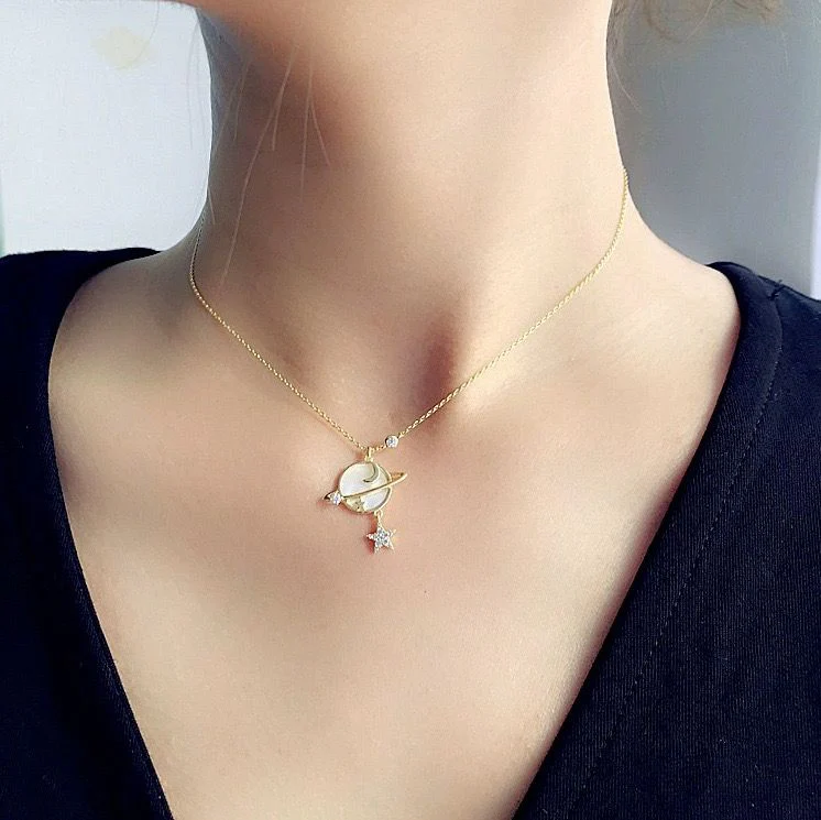 Saturn Star minimal Necklace - Image 3