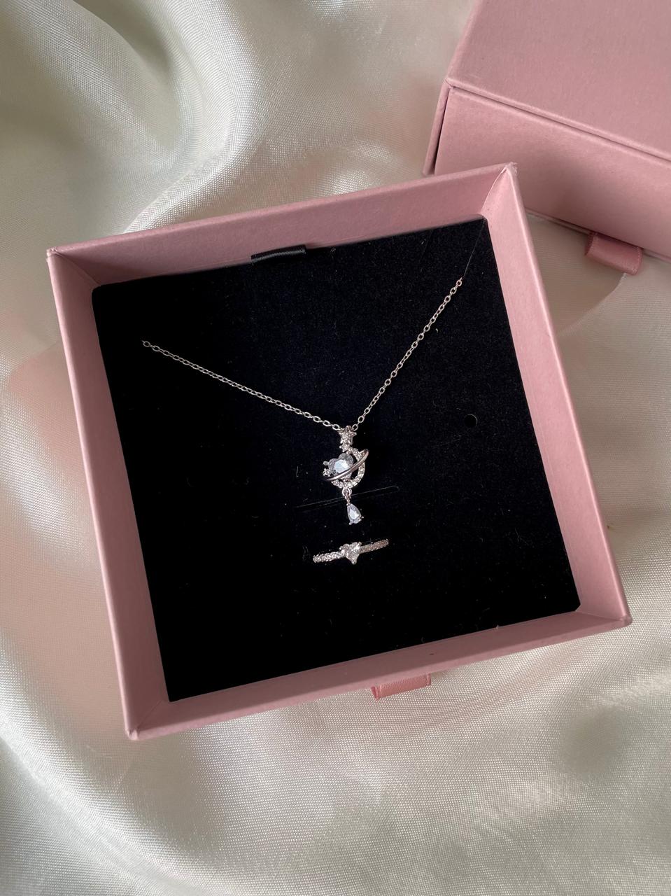 Saturnlite Necklace with ring gift box - Image 2