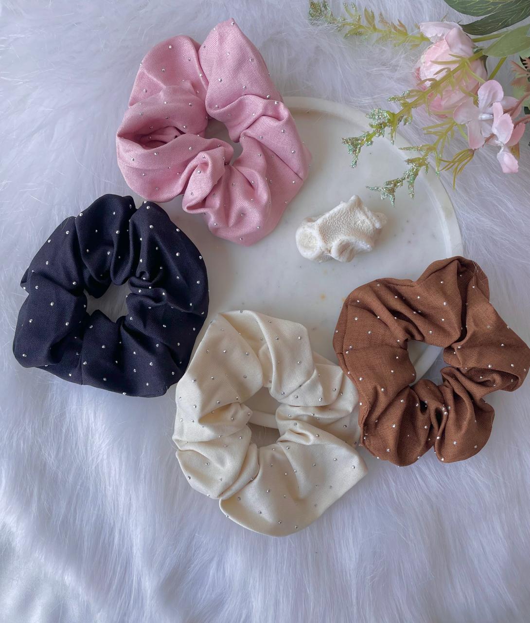 Scrunchie-holic Studded scrunchie - Image 5