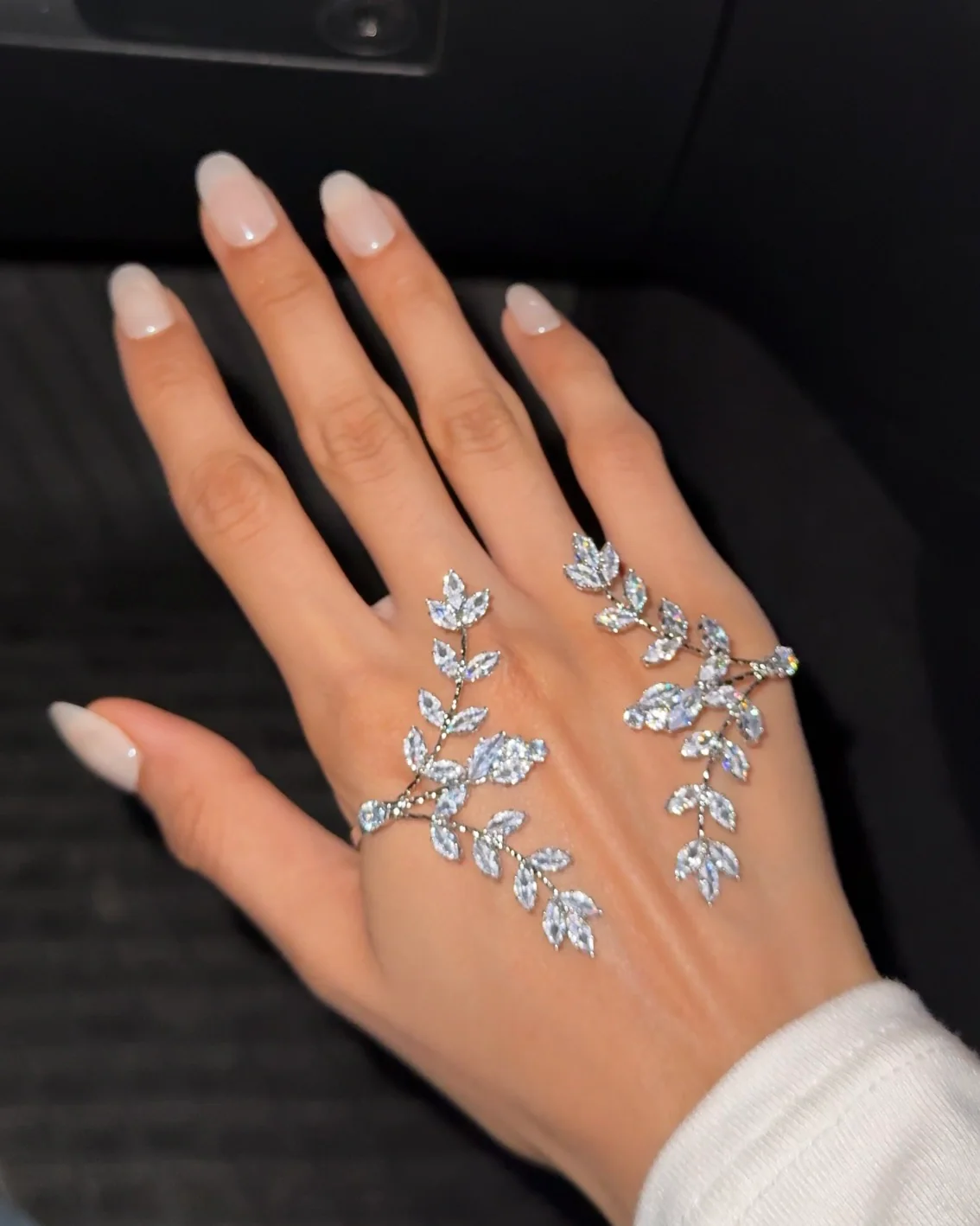 Seraphae Rhinestone Hand Jewellery - Image 4